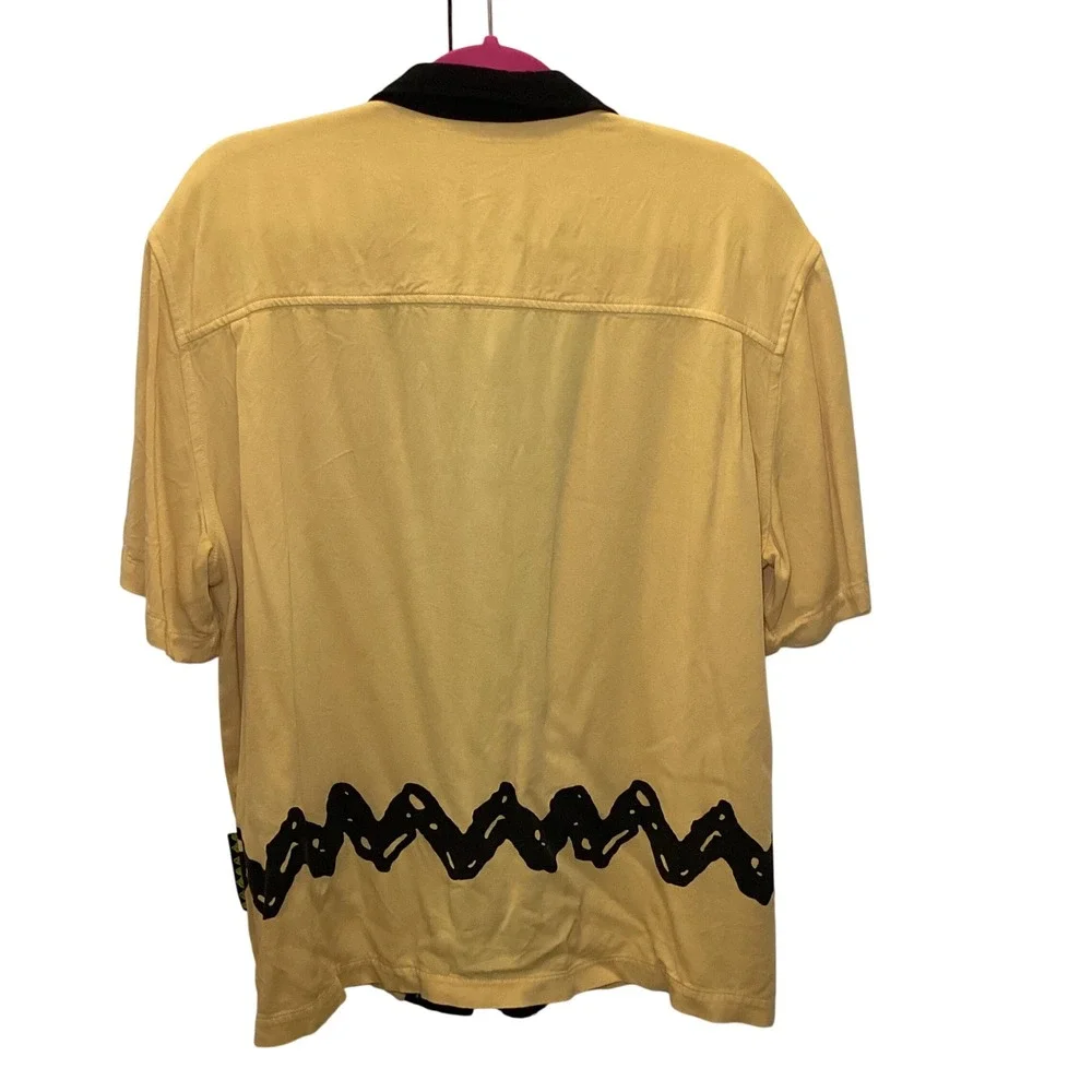 Peanuts Charlie Brown Zigzag Button Down Shirt Yellow Black Mens Lrg Cedar Fair